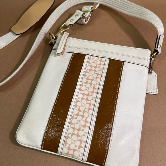 Coach Hampton Leather Swingpack - Picture 1 of 4